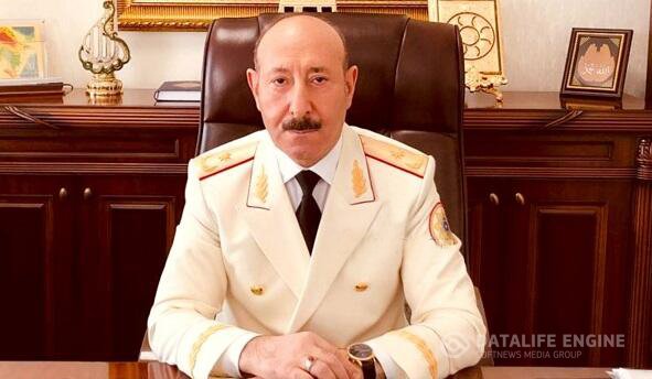 Aksizli Mallar üzrə Baş Gömrük İdarəsinin rəisi Vəzir Həsənov: "27 sentyabr şəhidlərin anım günüdür. Hörmətlə anırıq". Aksizli Mallar üzrə Baş Gömrük İdarəsinin rəisi Vəzir Həsənov: "27 sentyabr şəhidlərin anım günüdür. Hörmətlə anırıq".