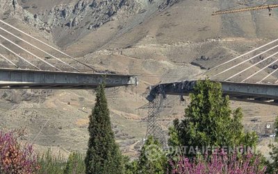 Tehrana gedən körpü bombalandı