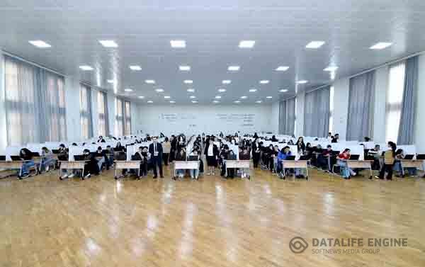 Bakıda ilk dəfə elektron qaydada eksternat imtahanları keçirildi